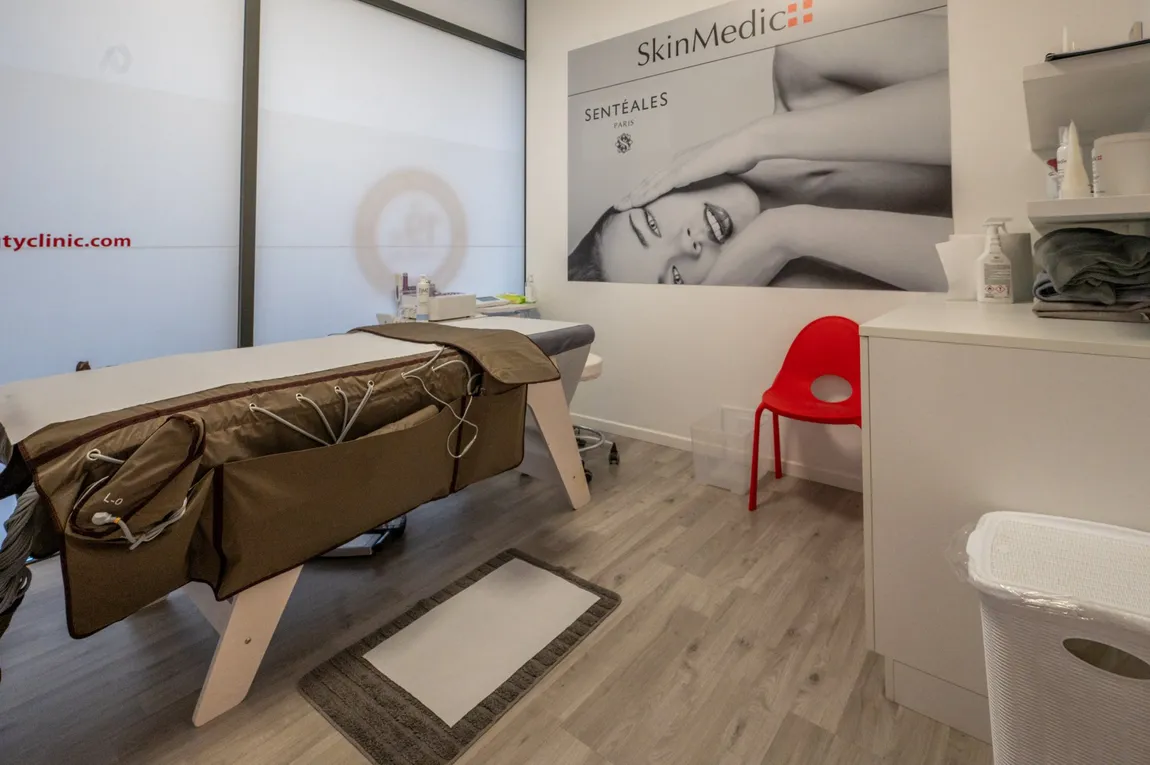 SkinMedic05482045-06-1152w